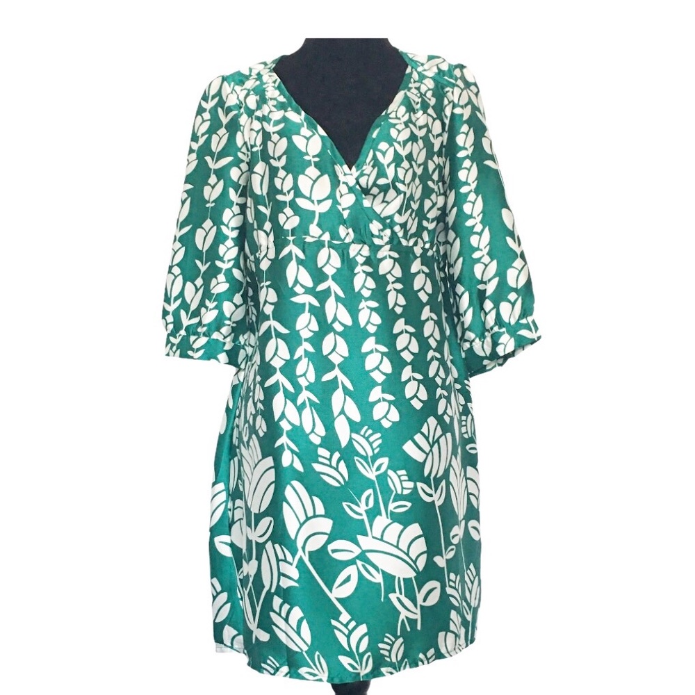 Tramp V-neck dress Medium 3/4 length sleeves